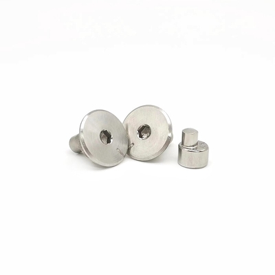 Niet-standaard hexagonale excentrieke spijker 304 roestvrij staal massief plat rond hoofd stap rivet bevestigingsconnector