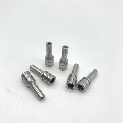 Elektroforesecnc Draaibank die Delen, de nootfastenal 6x31.6mm machinaal bewerken van de hexuitdraaiklinknagel